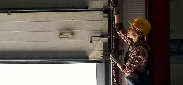 Addressing Common Garage Door Stoppage Issues in Farmington Hills, MI